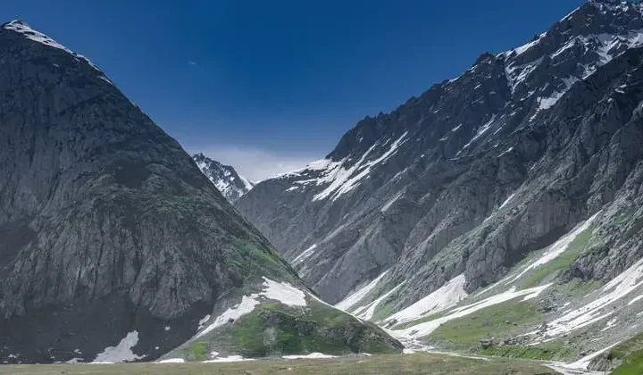 Naran vs Hunza vs Skardu — Which Mountain Destination is Right for You?