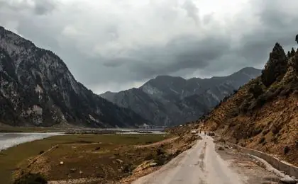 Representative scenery near Mansehra Road, Naran Riverside